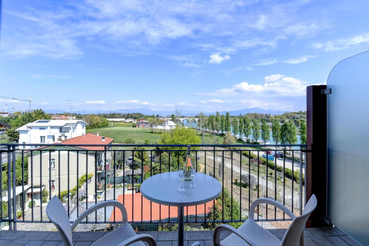 Hotel Rivus Peschiera del Garda Exteriör bild