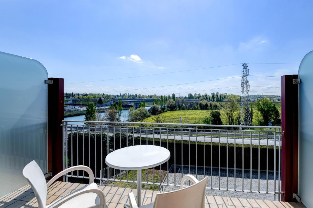 Hotel Rivus Peschiera del Garda Exteriör bild