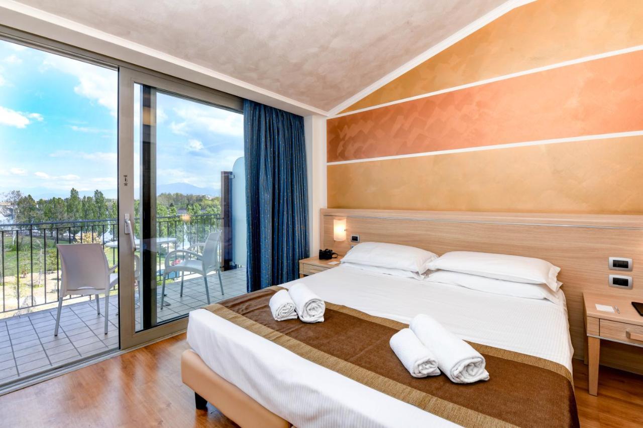 Hotel Rivus Peschiera del Garda Exteriör bild