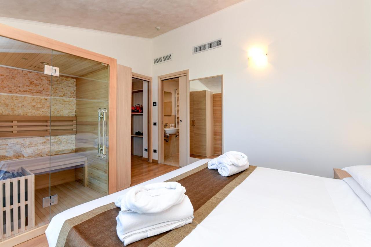 Hotel Rivus Peschiera del Garda Exteriör bild