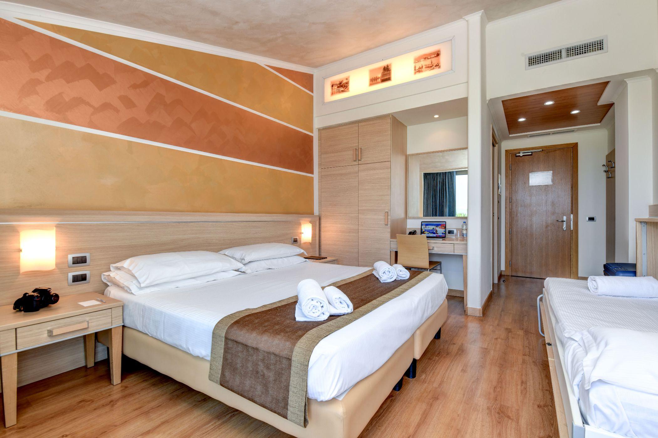 Hotel Rivus Peschiera del Garda Exteriör bild