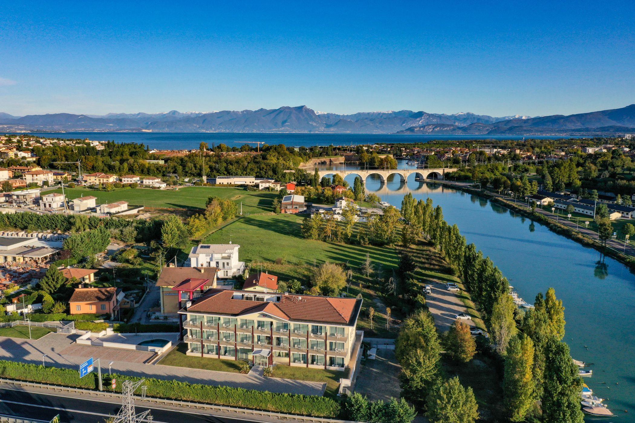 Hotel Rivus Peschiera del Garda Exteriör bild