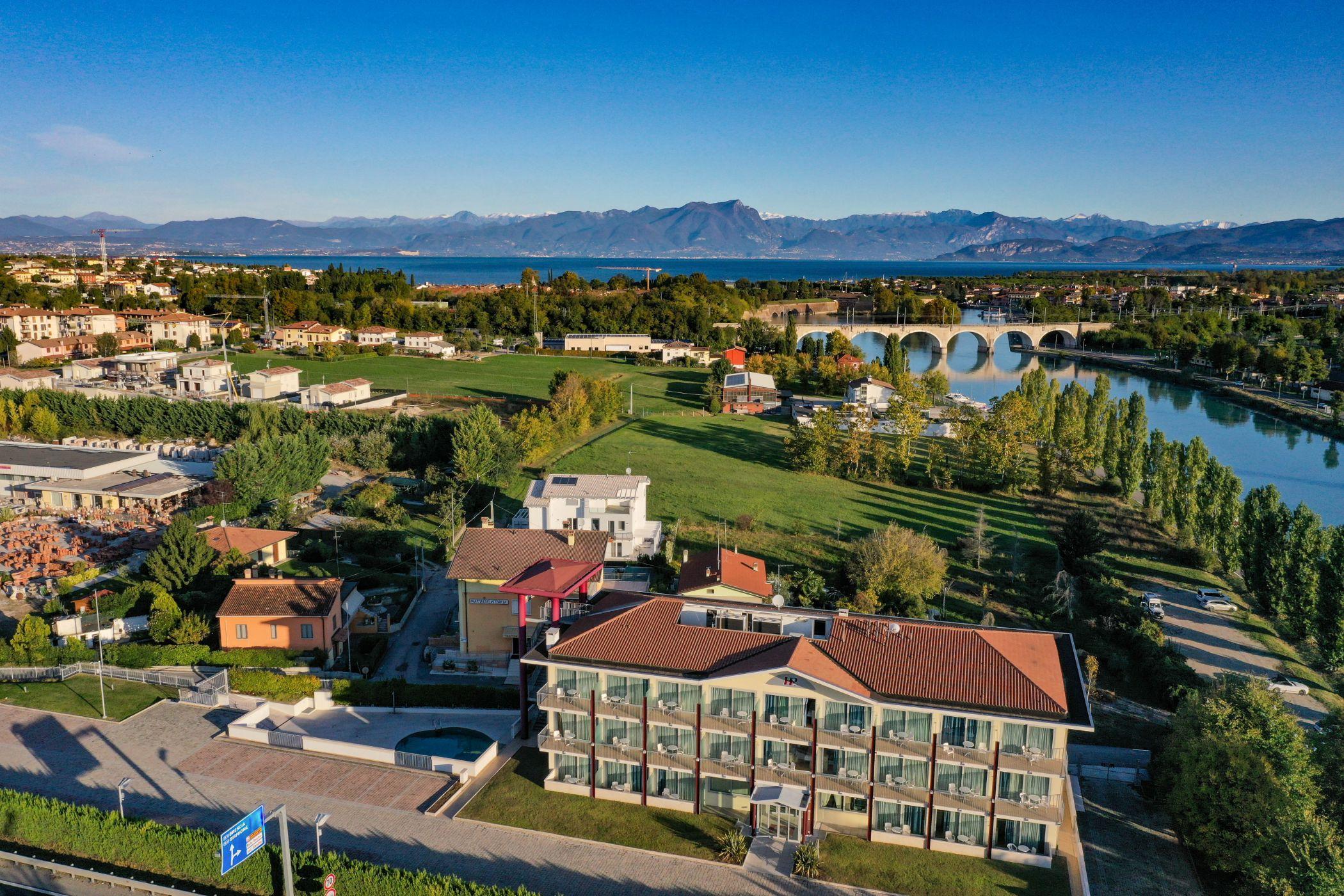 Hotel Rivus Peschiera del Garda Exteriör bild
