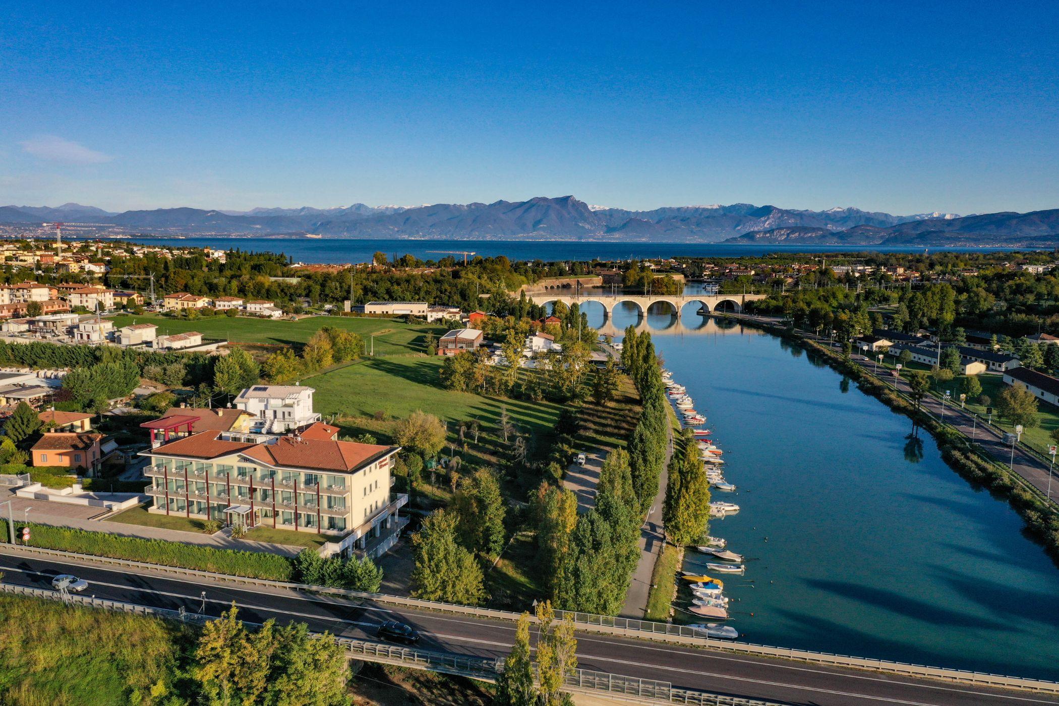 Hotel Rivus Peschiera del Garda Exteriör bild