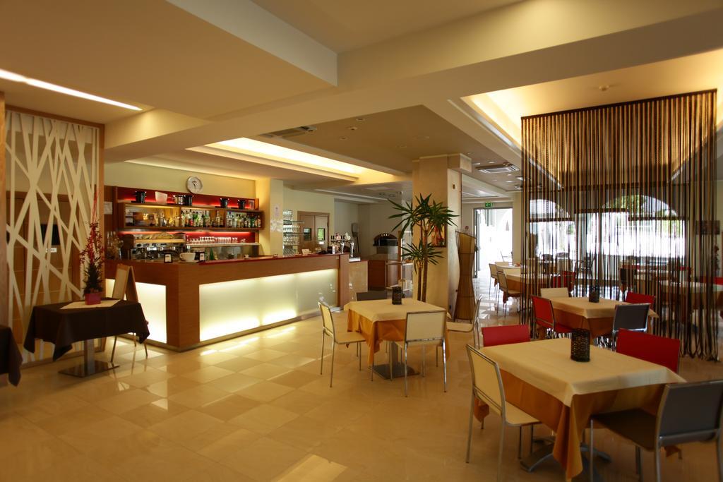 Hotel Rivus Peschiera del Garda Exteriör bild