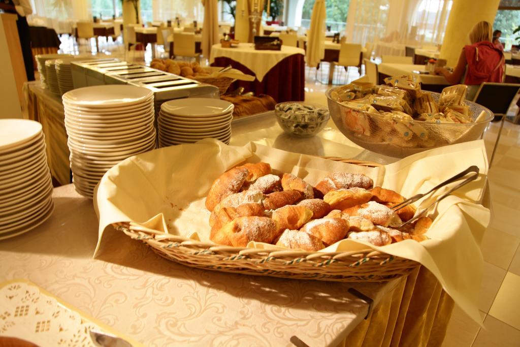 Hotel Rivus Peschiera del Garda Exteriör bild