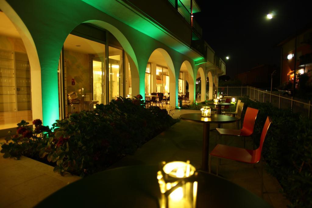 Hotel Rivus Peschiera del Garda Exteriör bild