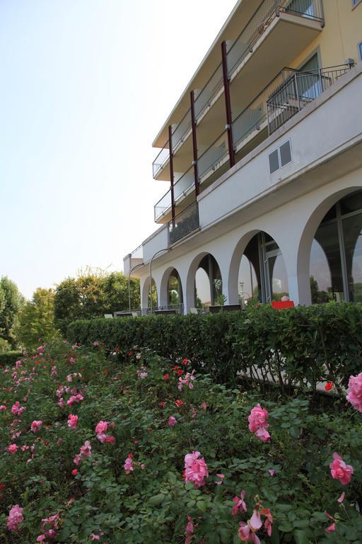 Hotel Rivus Peschiera del Garda Exteriör bild